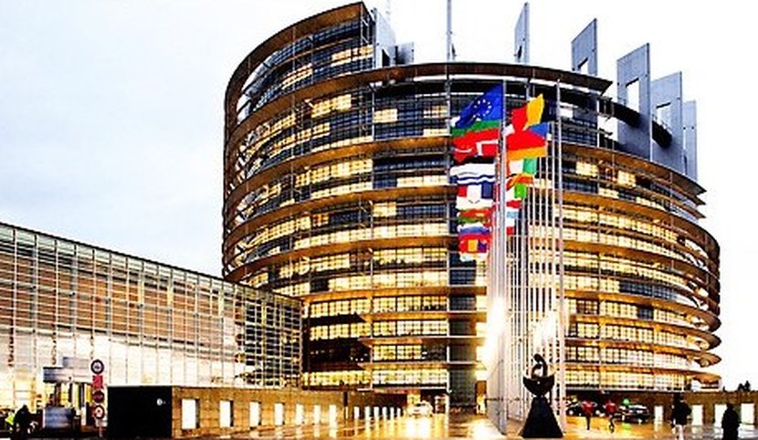 Здание Европарламента Фото